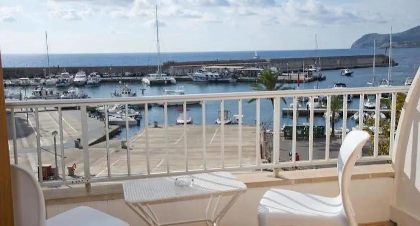 Hostal Cala Ratjada Кала Ратьяда Гостевой дом