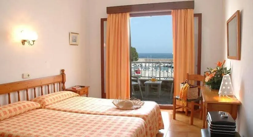 Гостевой дом Hostal Cala Ratjada Кала Ратьяда