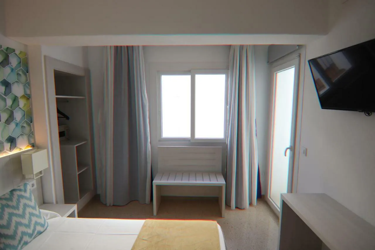 Гостевой дом Hostal Cala Ratjada Кала Ратьяда