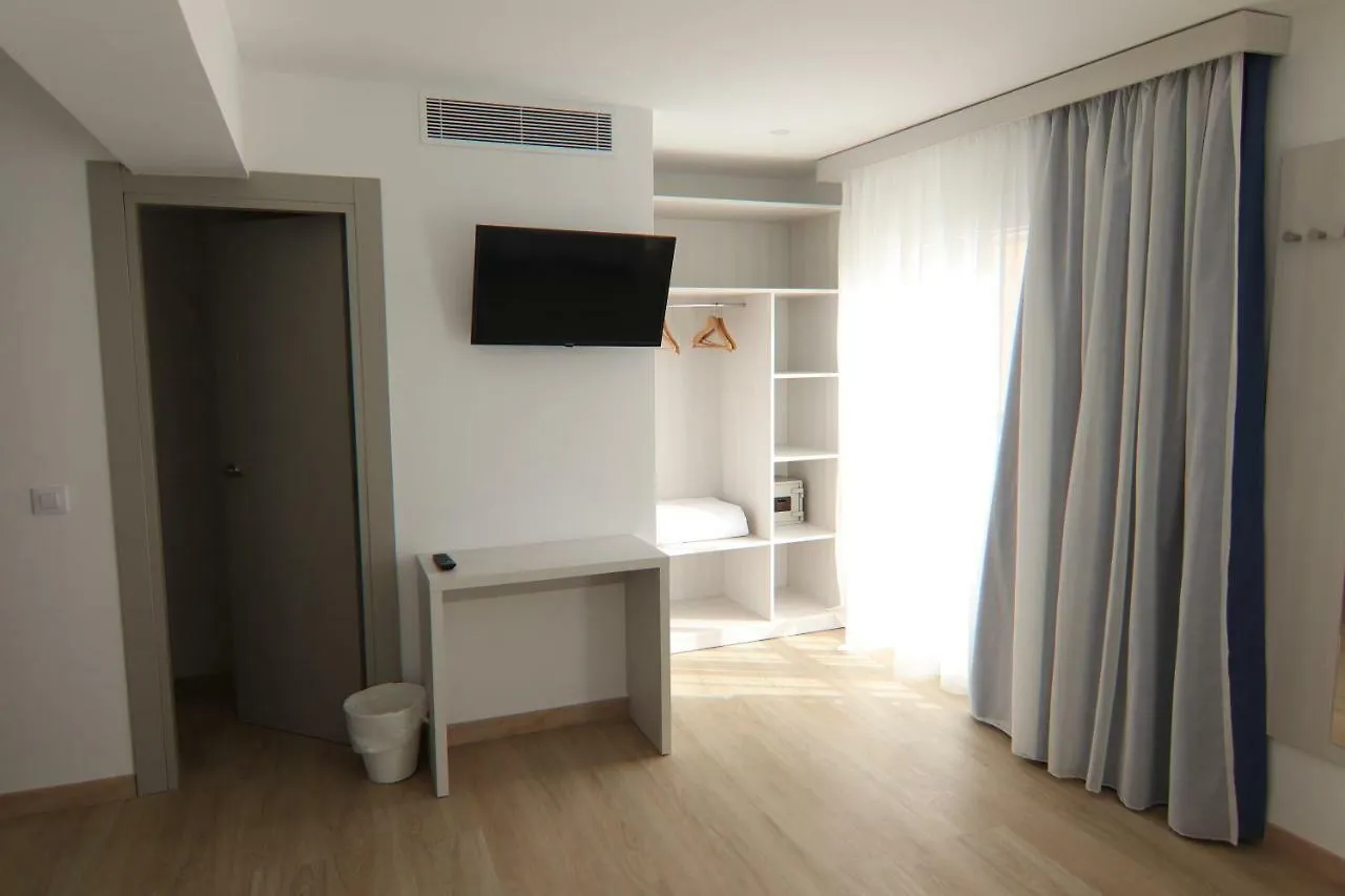 Hostal Cala Ratjada Кала Ратьяда