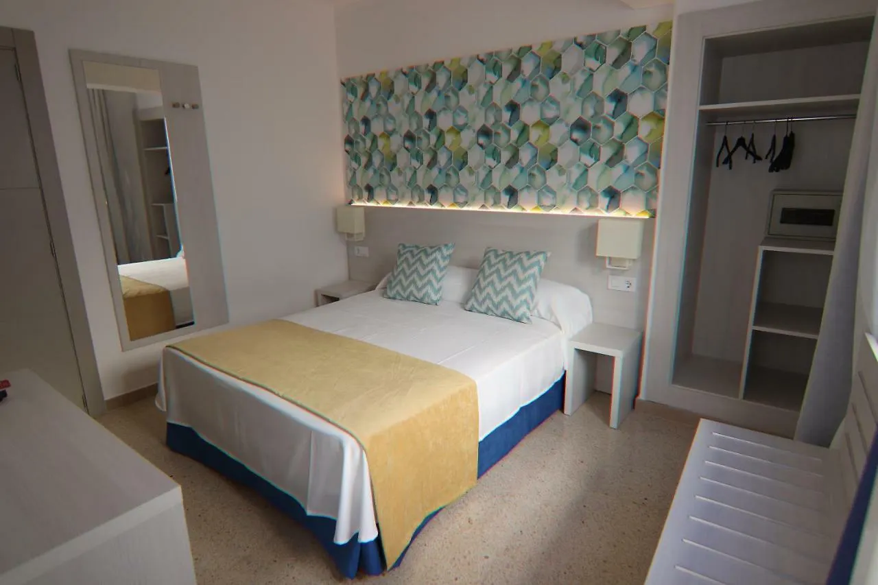 Hostal Cala Ratjada Кала Ратьяда Гостевой дом